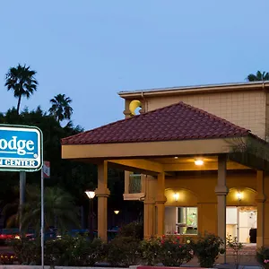 Travelodge By Wyndham Long Convention Center Long Beach